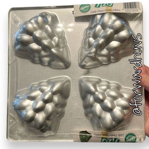 Wilton Christmas Tree Cakelet Pans NEW in Plastic - Picture 3 of 7
